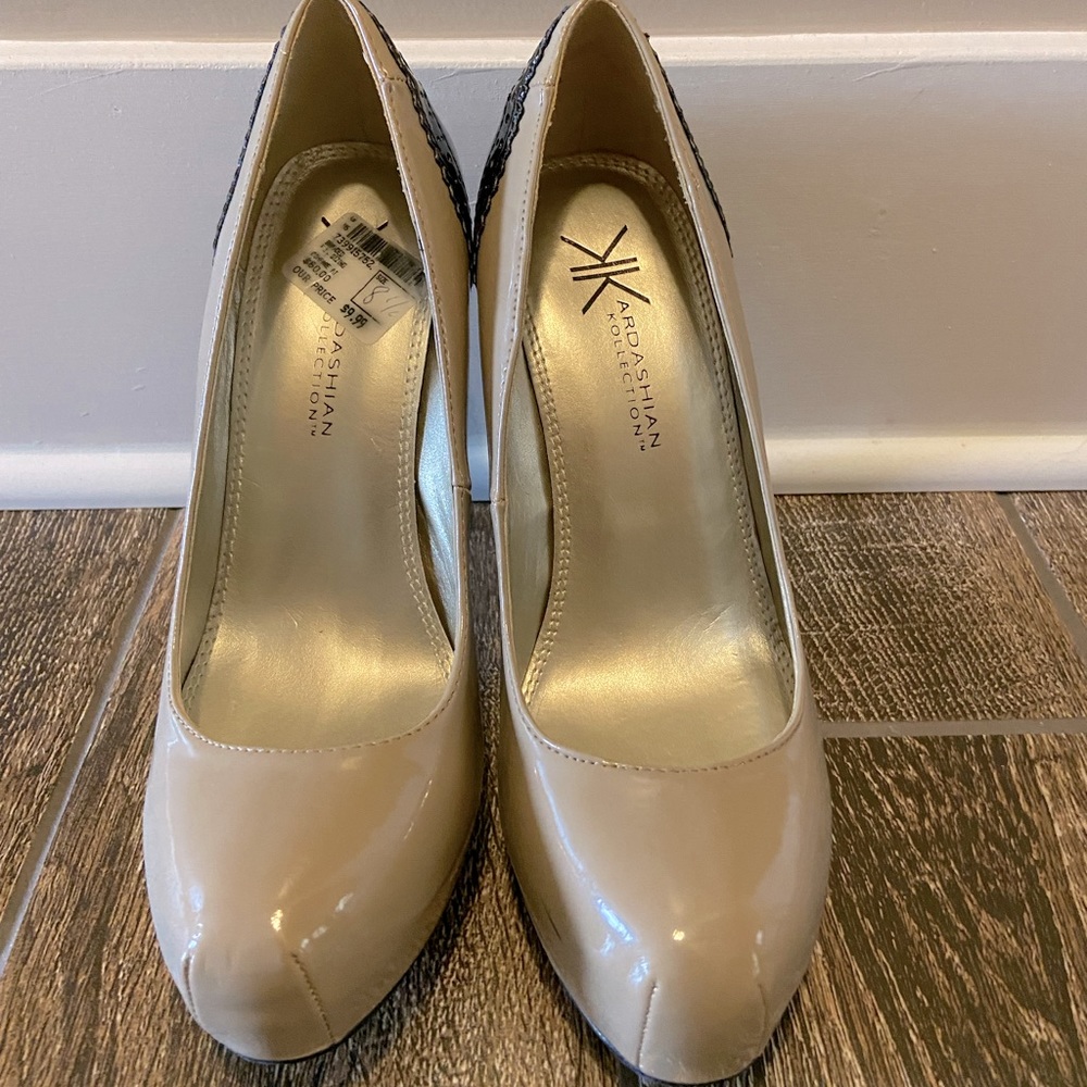 Kardashian Kollection Patent Leather Nude & Black Runway Platform Heels Size 8.5